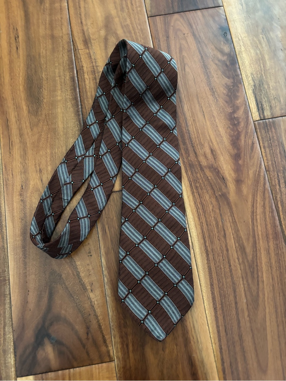 Brown Geometric Pattern Tie